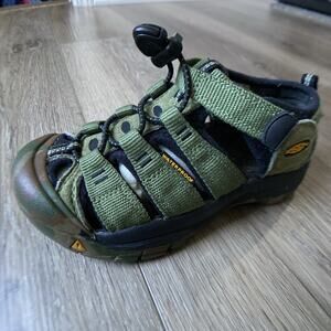 Keen Sandals Newport H2O Kids Sz 13 Camo Toe Bumper Quick Dry